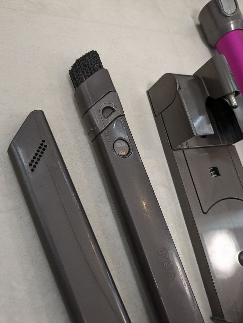 Dyson　ダイソンジャンク品ピンクパイプ　本体　スティッククリーナー故障