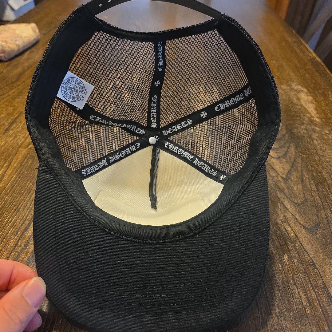 CHROME HEARTS 口紅刺繍キャップ
