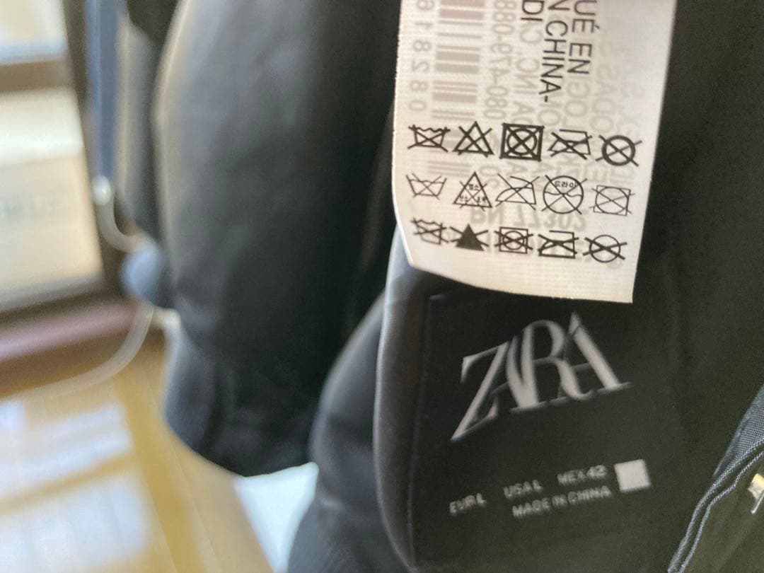 ZARA リバーシブルフェイクファーボンバージャケット