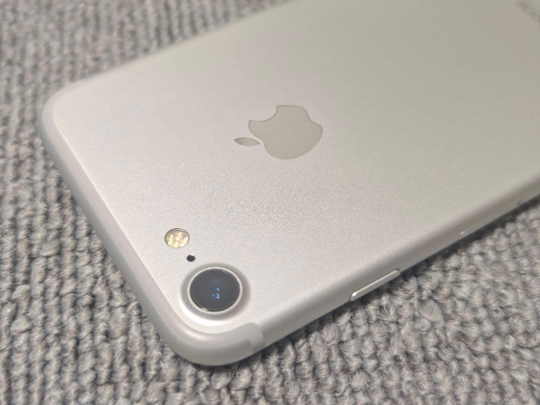 【即日発送】iPhone7 32GB シルバー SIMフリー