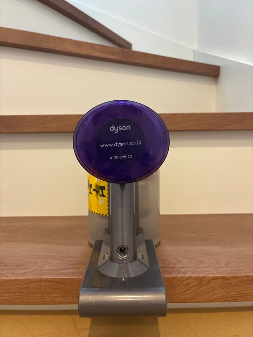 Dyson ダイソン V8 Slim Fluffy コードレス掃除機【一部新品】
