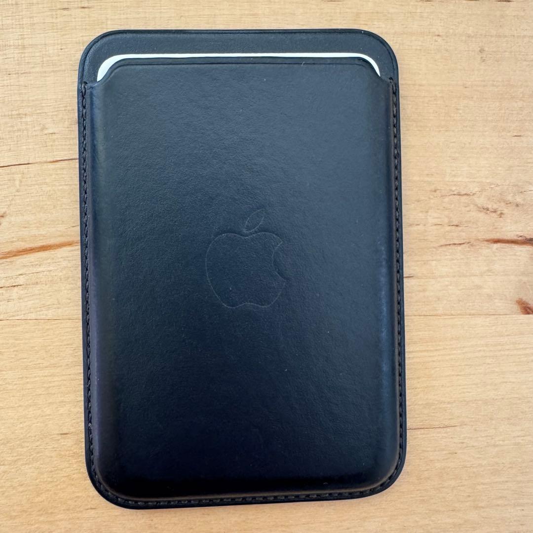 Apple Leather Wallet MagSafeミッドナイト　探す対応品