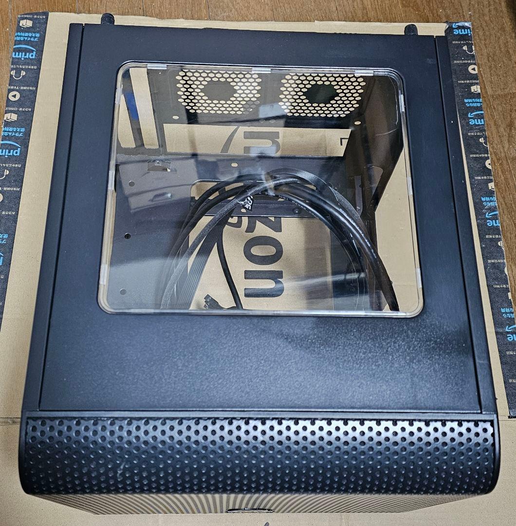 Thermaltake Core V1 変則2面窓仕様 Noctuaファン2基付