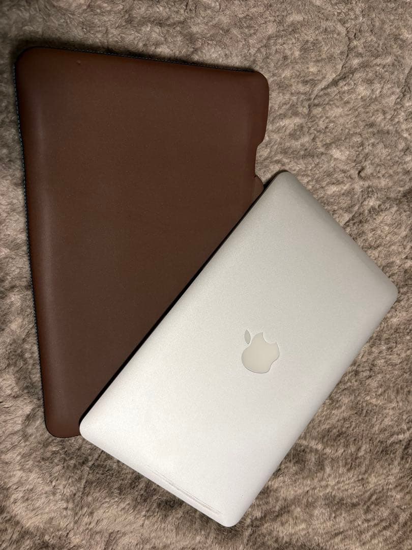 美品　ケース付き　MacBook Air 11インチ　2012