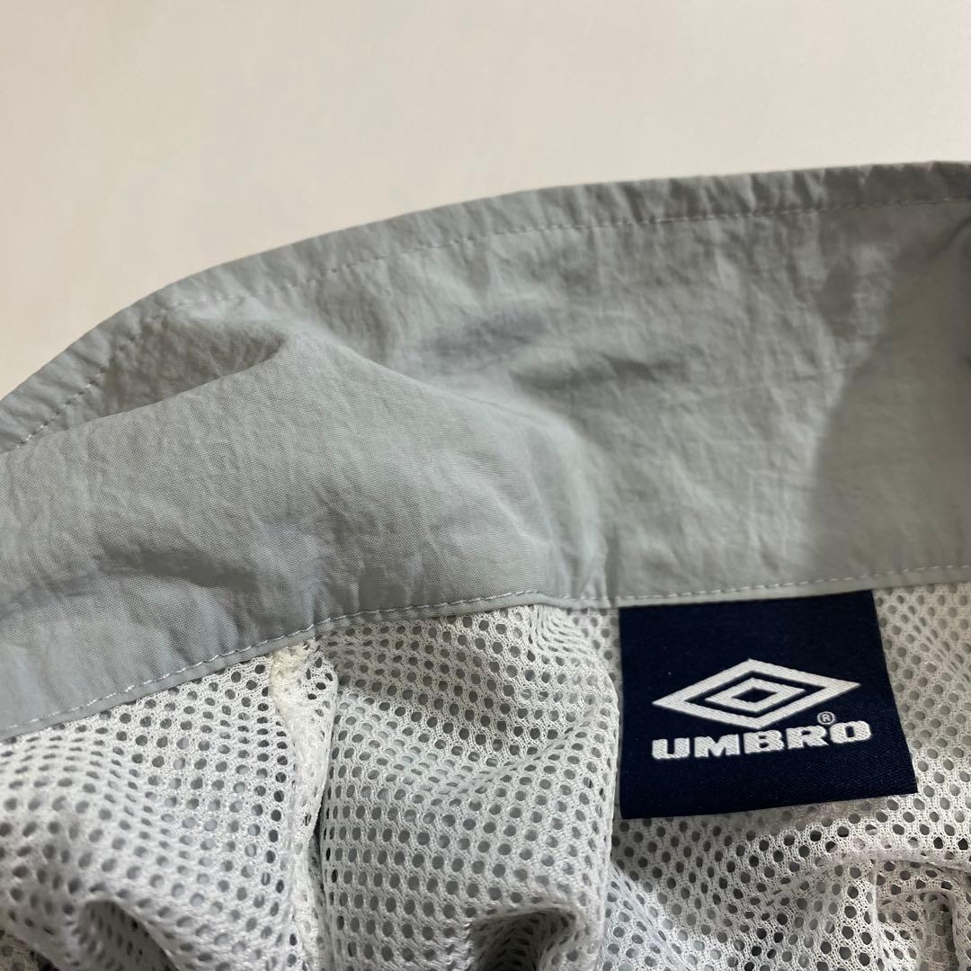 UMBRO アンブロ フリークスストア ナイロン ベスト グレー 短丈