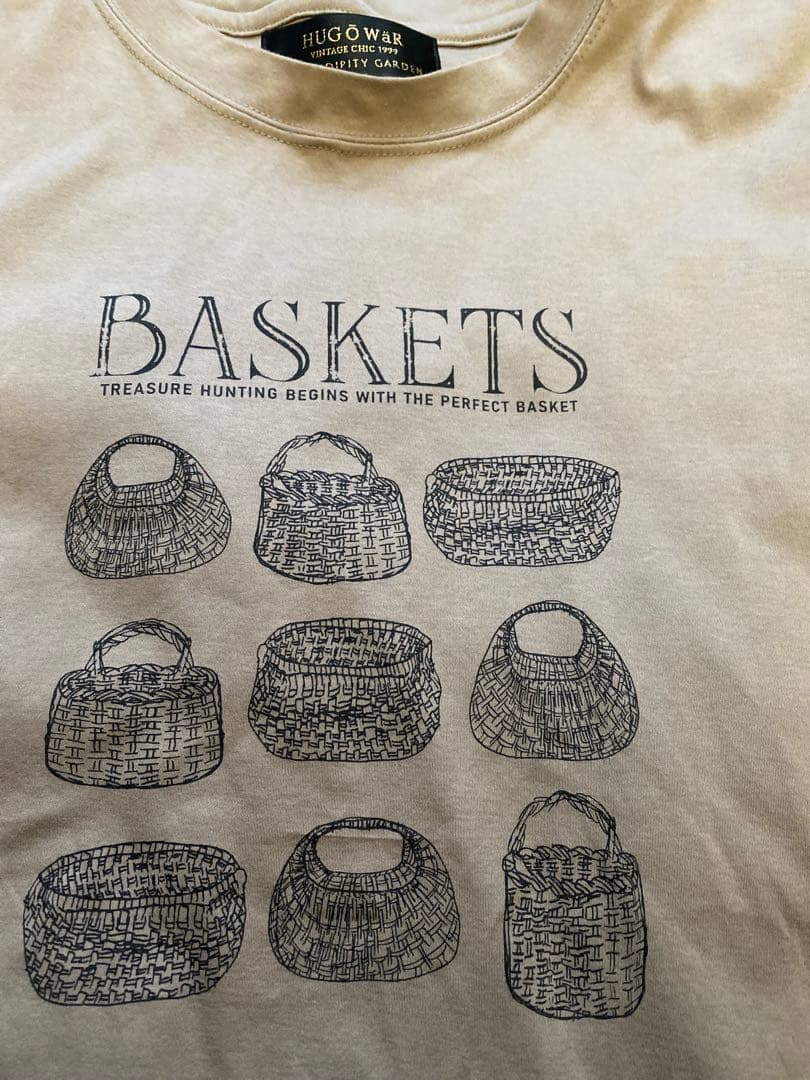 ハグオーワーイラストTシャツバスケット美品