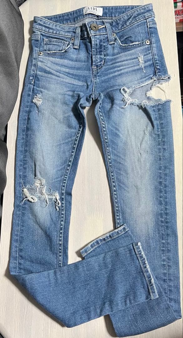 GYDA SIDE RIPPED スキニーデニムパンツ