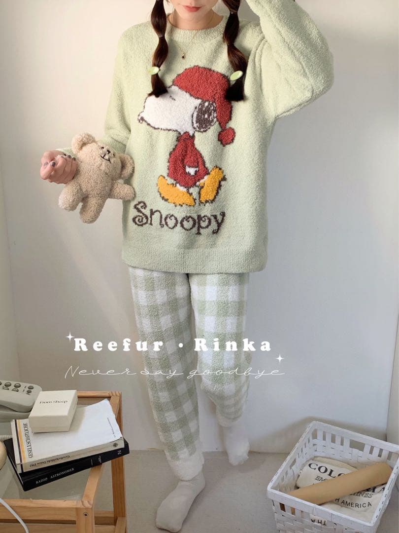 新品！新作！可愛いスヌーピー、モコモコ、ふわふわ、厚手２点セットパジャマ！