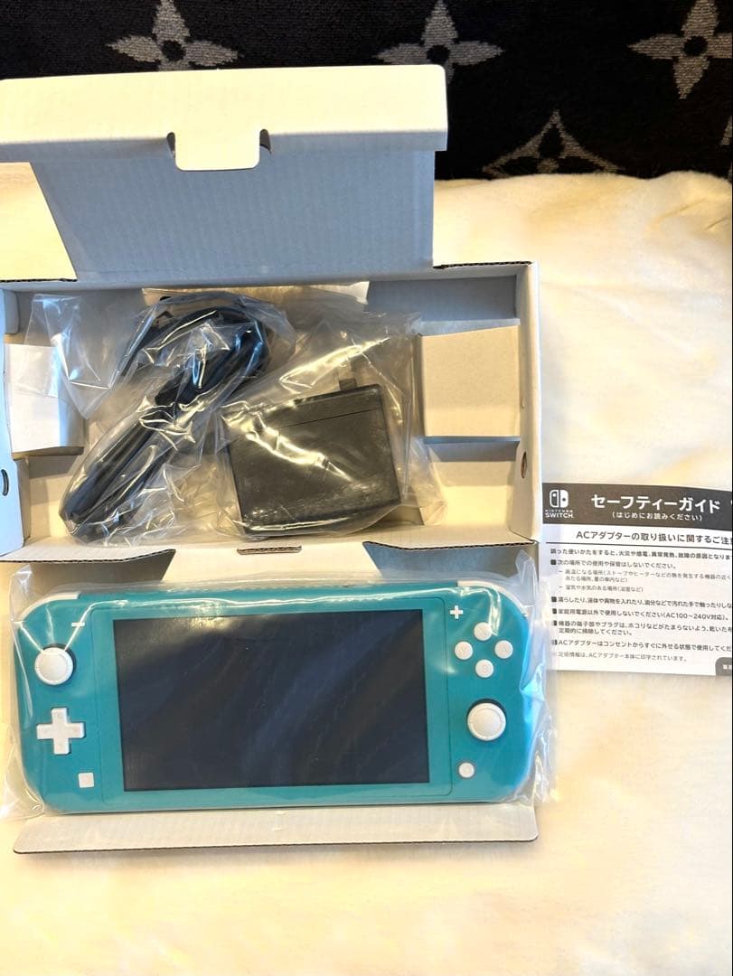 Nintendo Switch Lite 充電器　箱付き