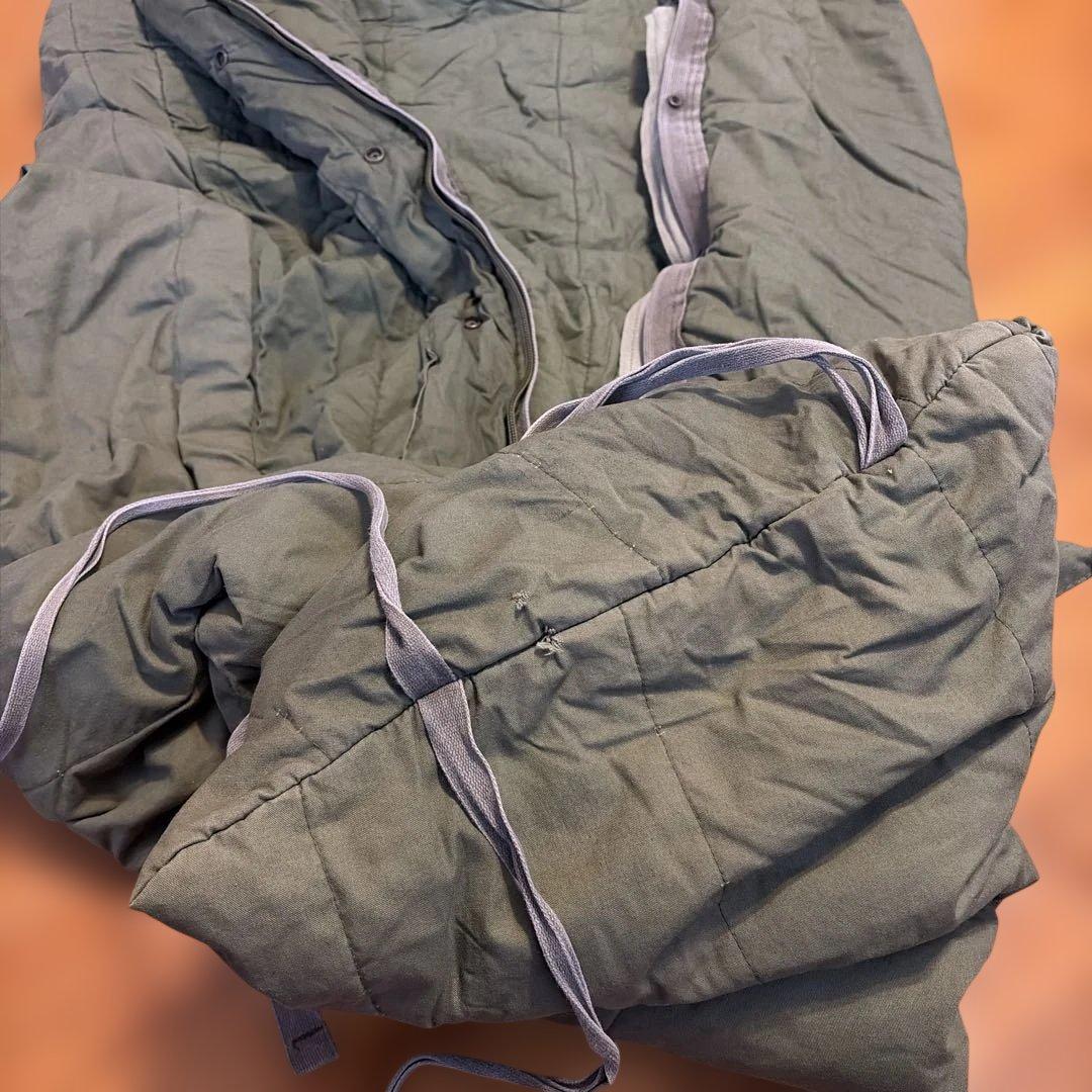 米軍放出品　ミリタリー　シュラフ