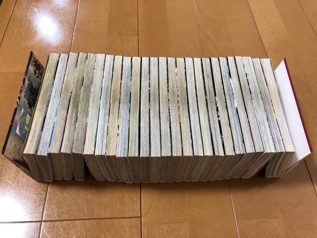 鬼滅の刃 全23巻セットと外伝２種類の 計25冊セット。
