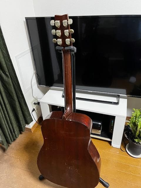 「れ様」Yamaha fg-160 抜群の鳴り　音押し出しが強くいいギターです