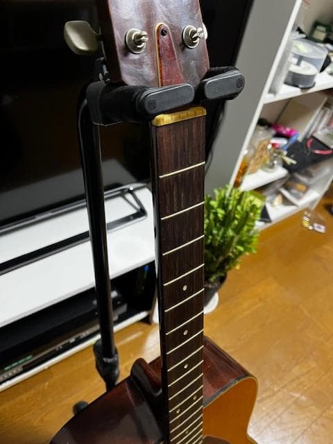 「れ様」Yamaha fg-160 抜群の鳴り　音押し出しが強くいいギターです