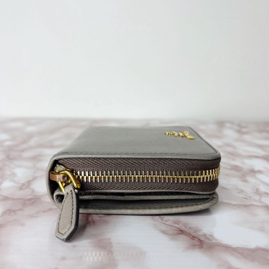 【極美品】PRADA 二つ折り財布　折り財布80