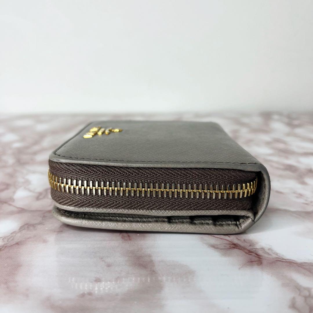 【極美品】PRADA 二つ折り財布　折り財布80