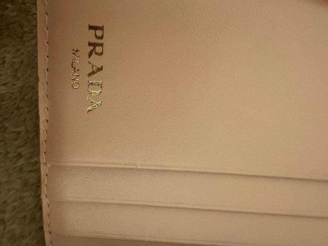 【N.fukaさま】PRADA ベージュ 三つ折り財布