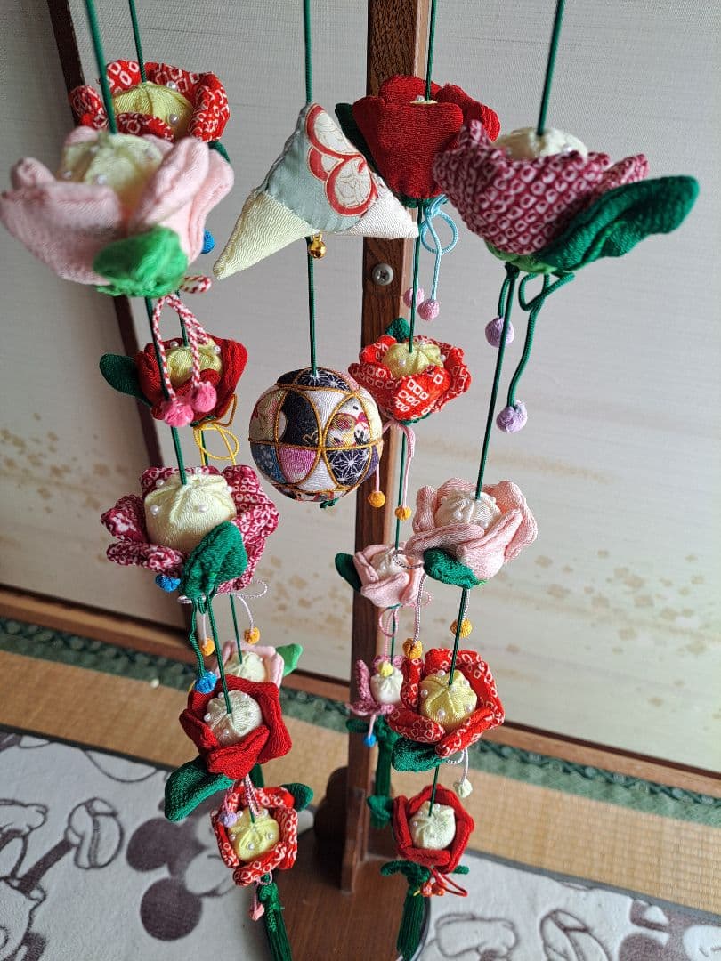 新春を飾る椿の輪飾り 　さげもん ちりめんハンドメイド