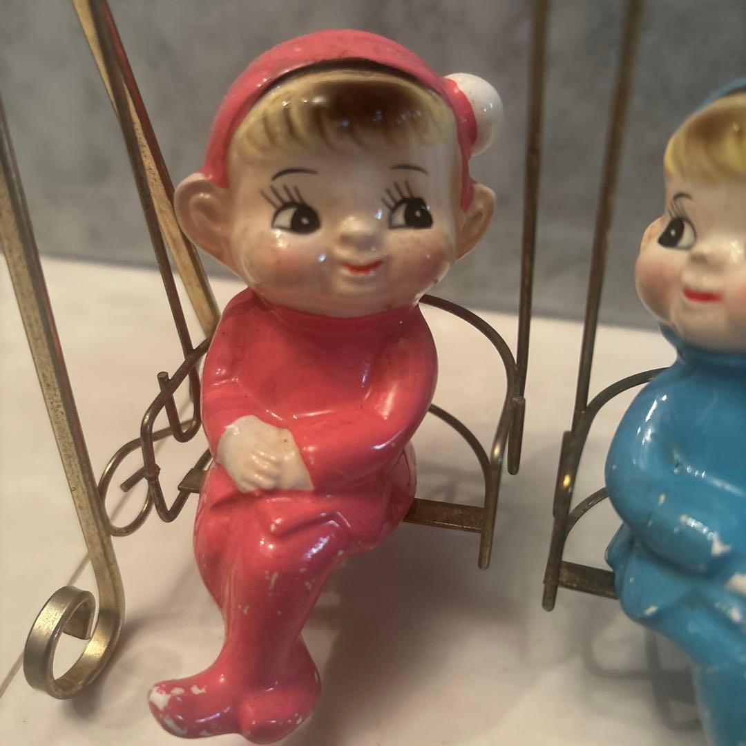 アメリカ60-70年代ビンテージブランコに乗る手描きの瞳が可愛らしい少年少女