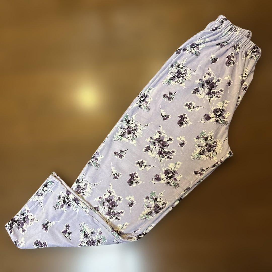 新品タグ付き【LAURA ASHLEY 】婦人パジャマ 冬物パジャマMサイズ