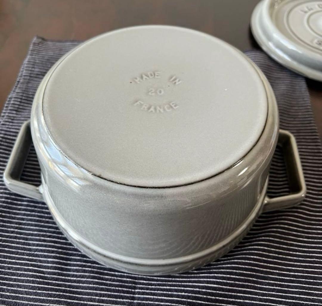 鍋は重いが料理は美味い！　ストウブの　LA COCOTTE ラウンド（グレー）