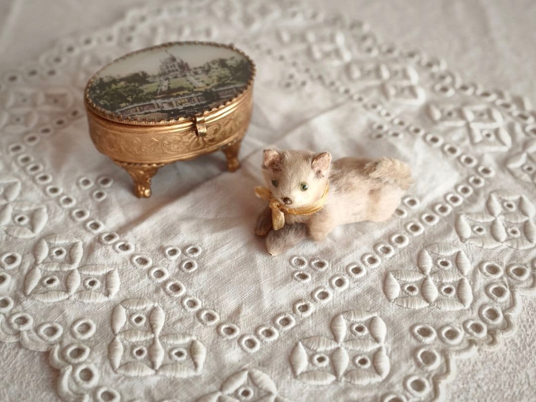 【misen2014さま】vintage figure ୨୧ ベージュ 猫ちゃん