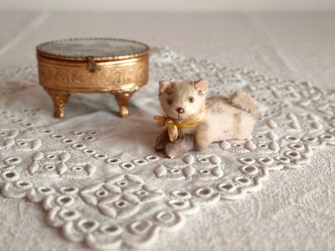 【misen2014さま】vintage figure ୨୧ ベージュ 猫ちゃん