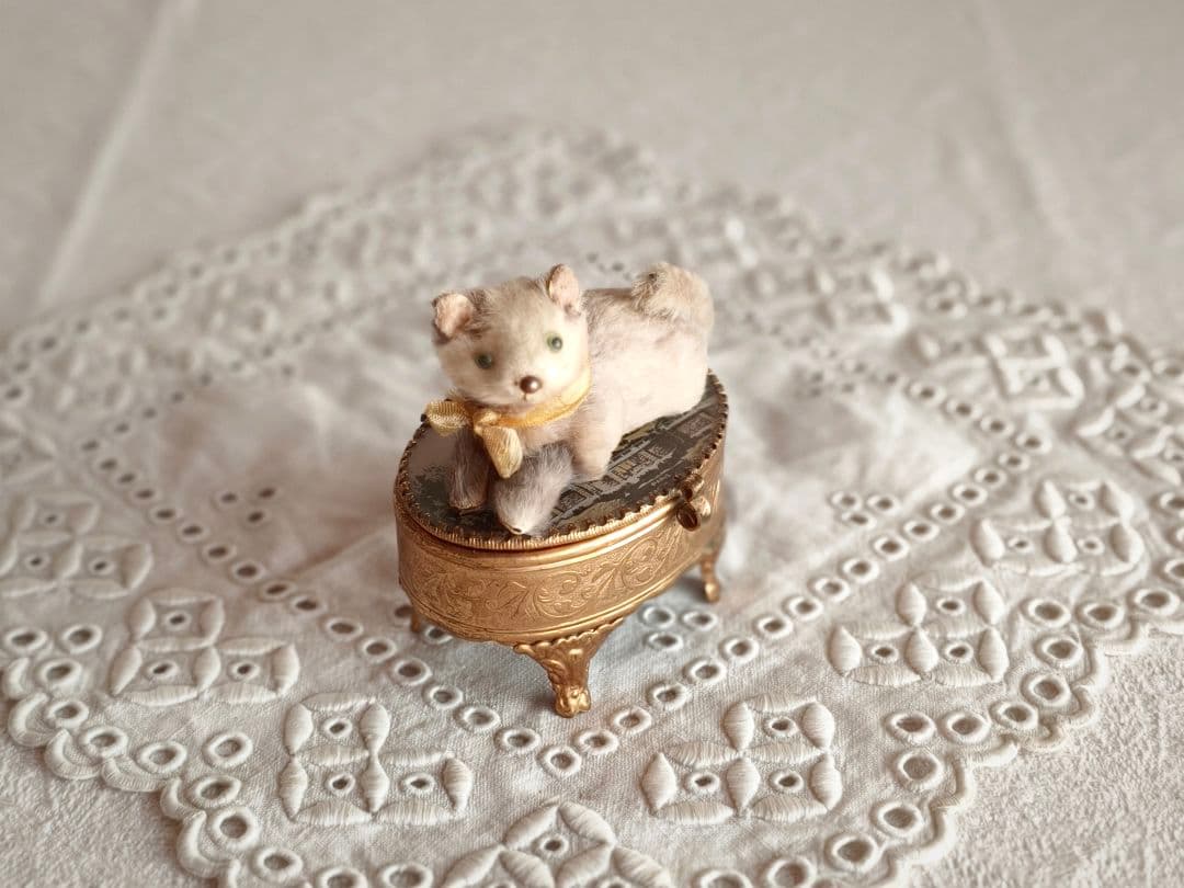 【misen2014さま】vintage figure ୨୧ ベージュ 猫ちゃん