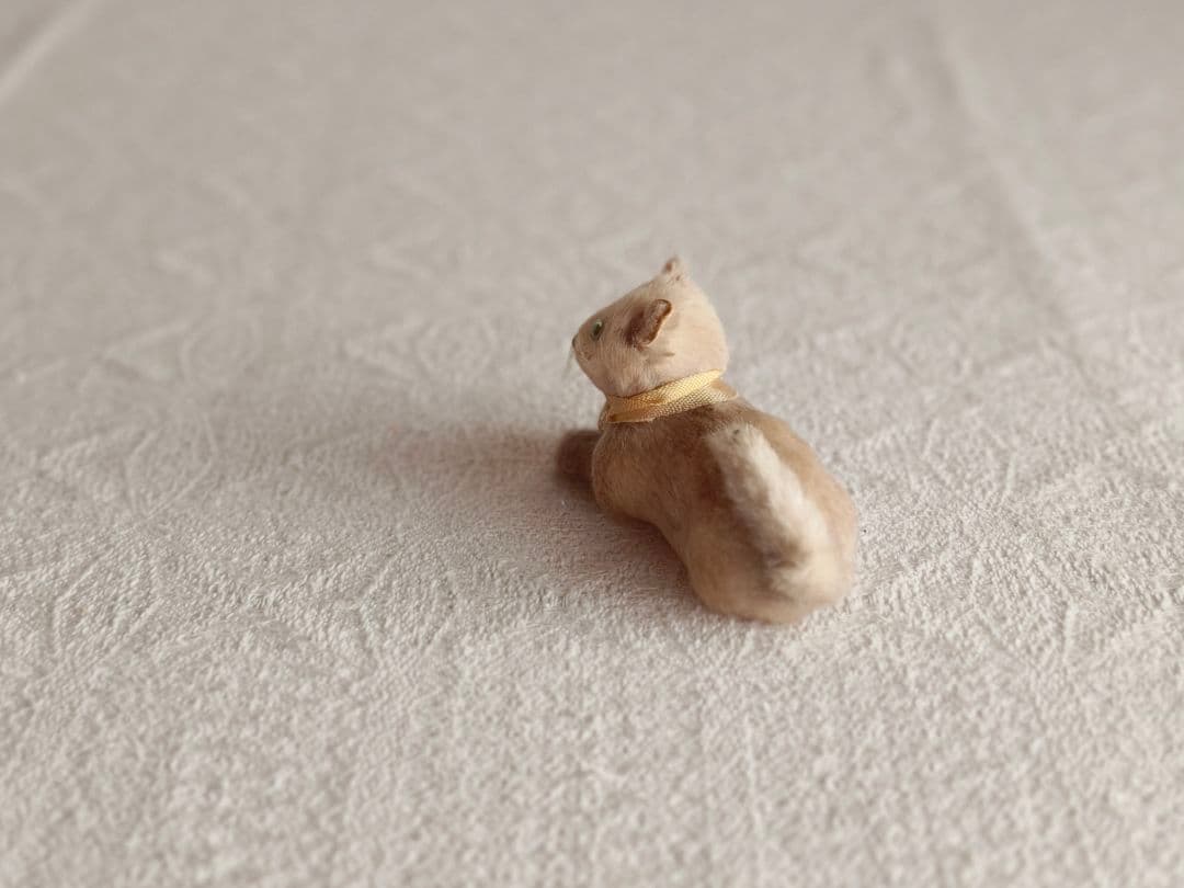 【misen2014さま】vintage figure ୨୧ ベージュ 猫ちゃん