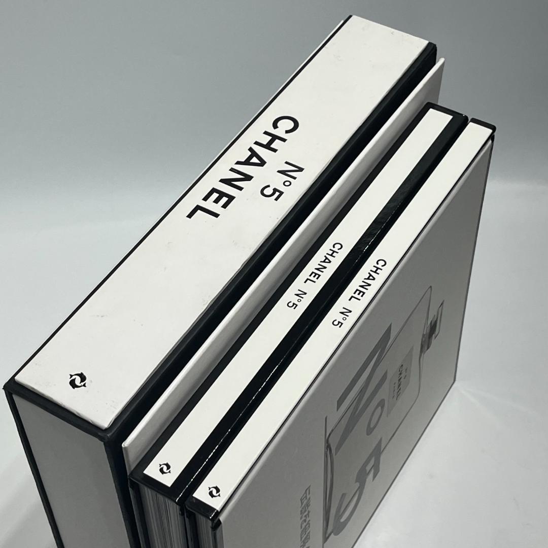 『Chanel No. 5:Story of a Perfume』2冊組日本語版