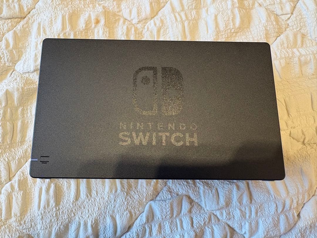 【美品】Nintendo Switch 本体 ネオンブルー・ネオンレッド