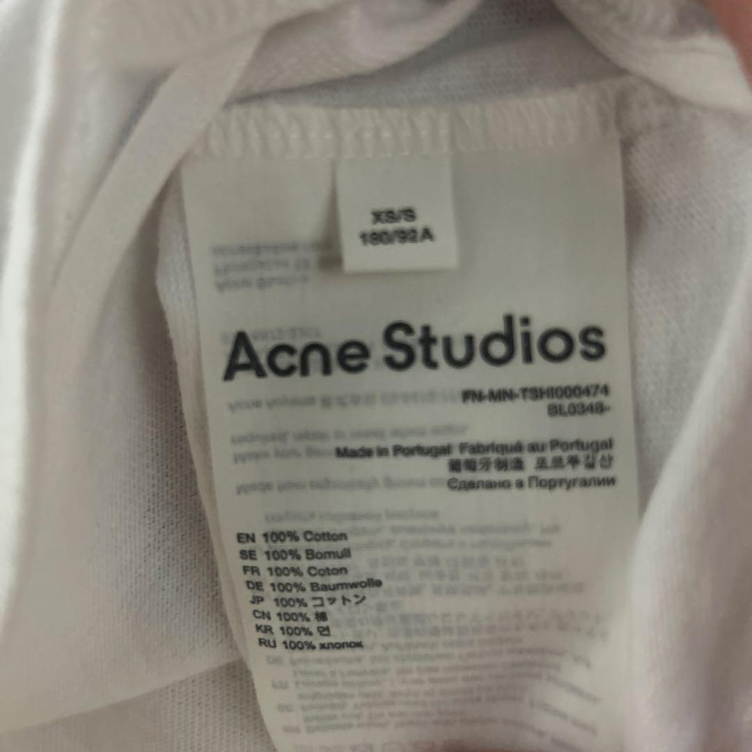ACNE STUDIOS フラワーグラフィック Tシャツ