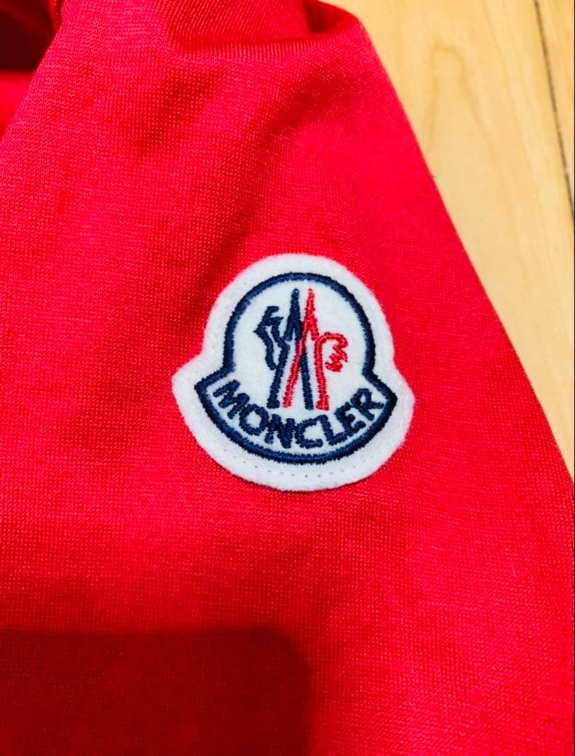 【美品】MONCLER Love Summer Tシャツ