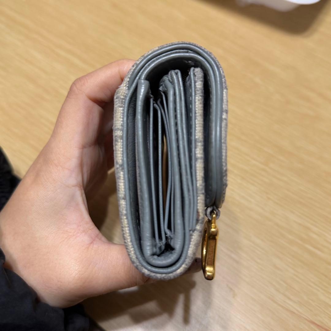 (箱、布入れ物付き)Dior グレー 三つ折り財布