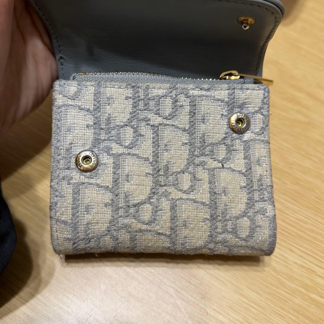 (箱、布入れ物付き)Dior グレー 三つ折り財布