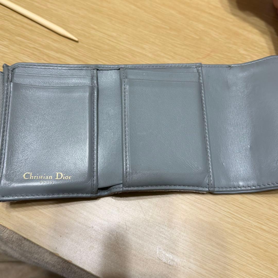 (箱、布入れ物付き)Dior グレー 三つ折り財布
