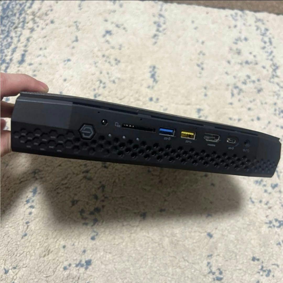 intel NUC 第8世代 NUC8I7HVK