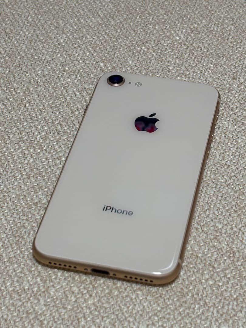 Apple iPhone 8 ゴールド