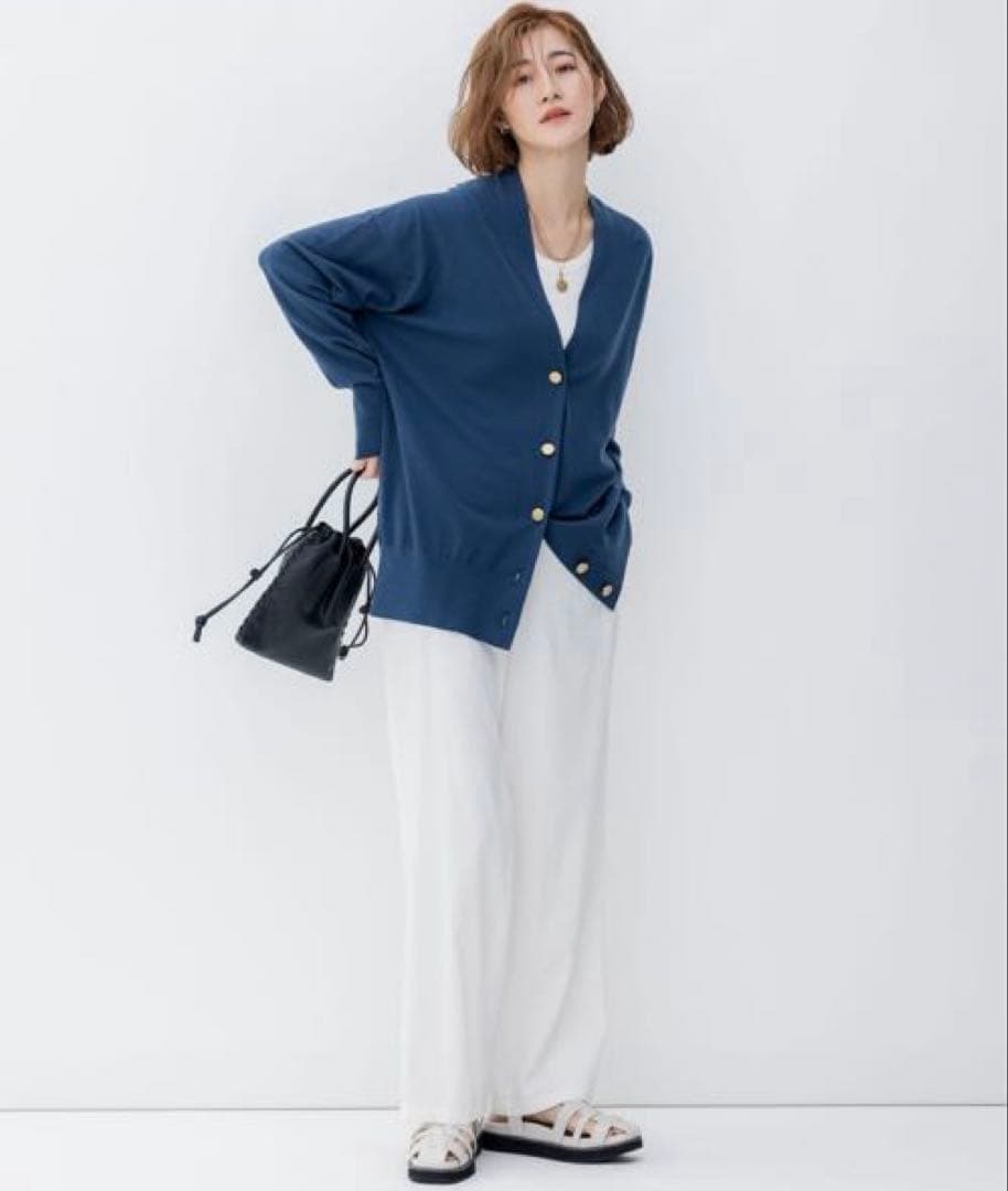 美品 23区 洗える テンセルストレッチ Vネックカーディガン 38 ネイビー