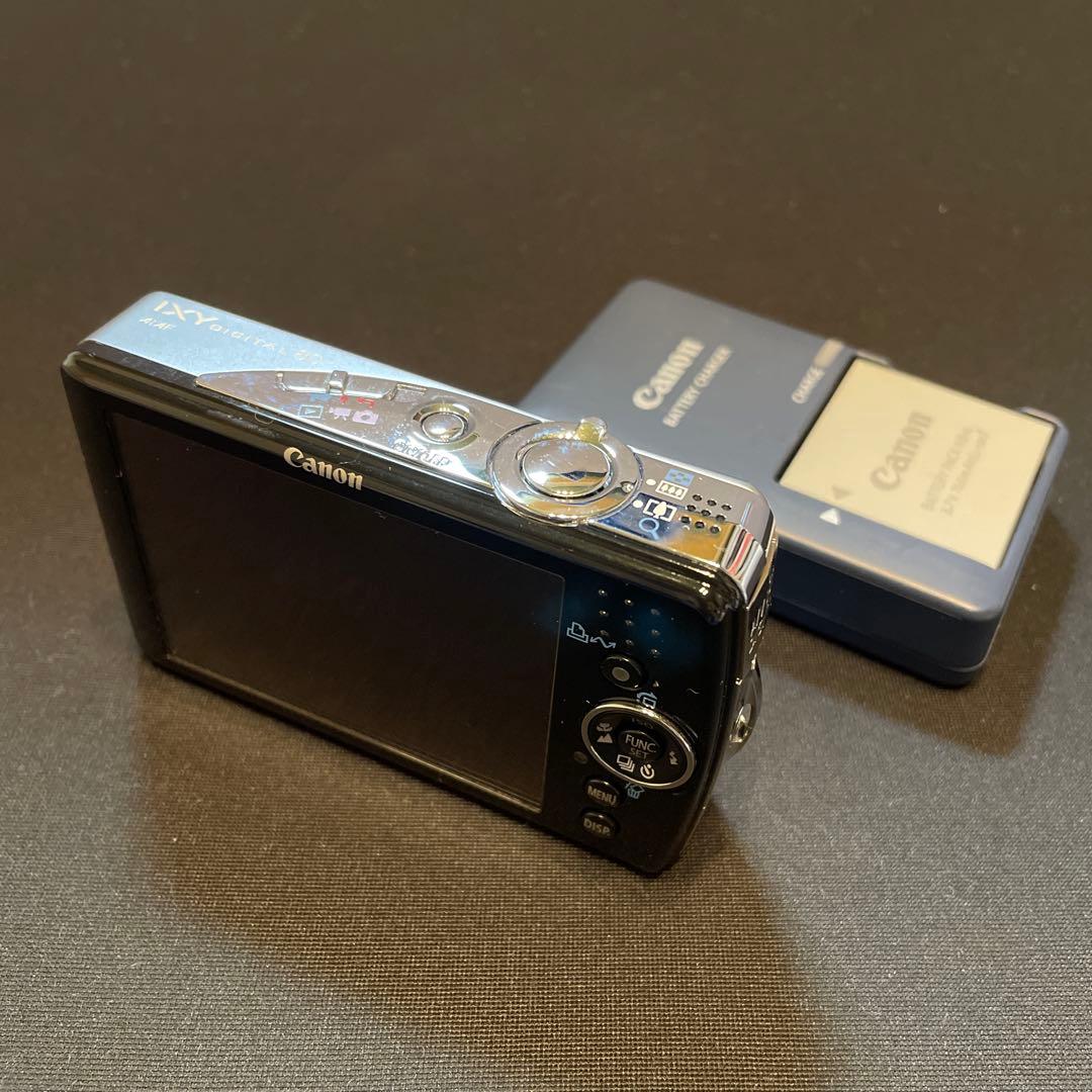 Canon IXY DIGITAL 80本体とバッテリーチャージャー・バッテリー