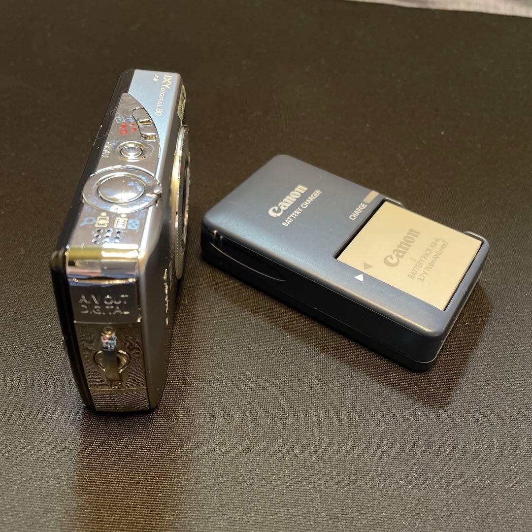 Canon IXY DIGITAL 80本体とバッテリーチャージャー・バッテリー