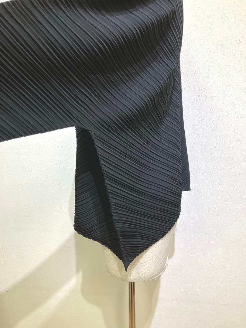 ISSEY MIYAKE プリーツカーディガン　ジャケット　サイズ3 ブラック