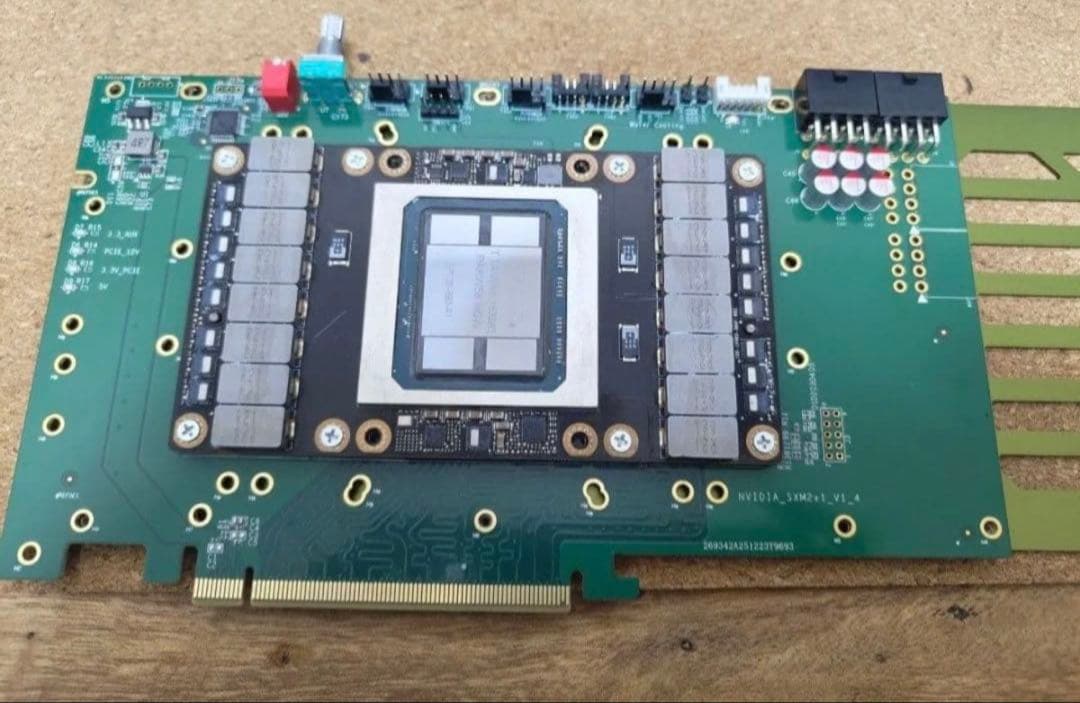 Tesla P100 16GB SXM2 PCIe変換 RTX4090ヒートシ