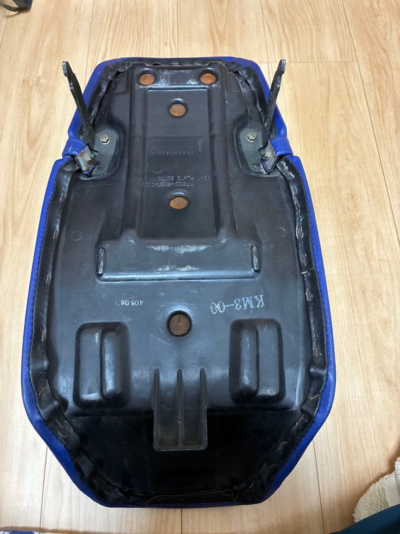 つ。 様　　VT250Z VT250FE 純正シートMC-08
