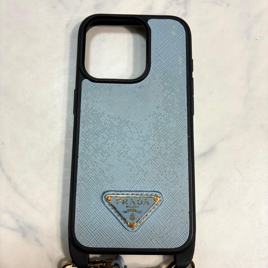 PRADA iPhone15Proケース ストラップ付き サフィアーノ 三角ロゴ