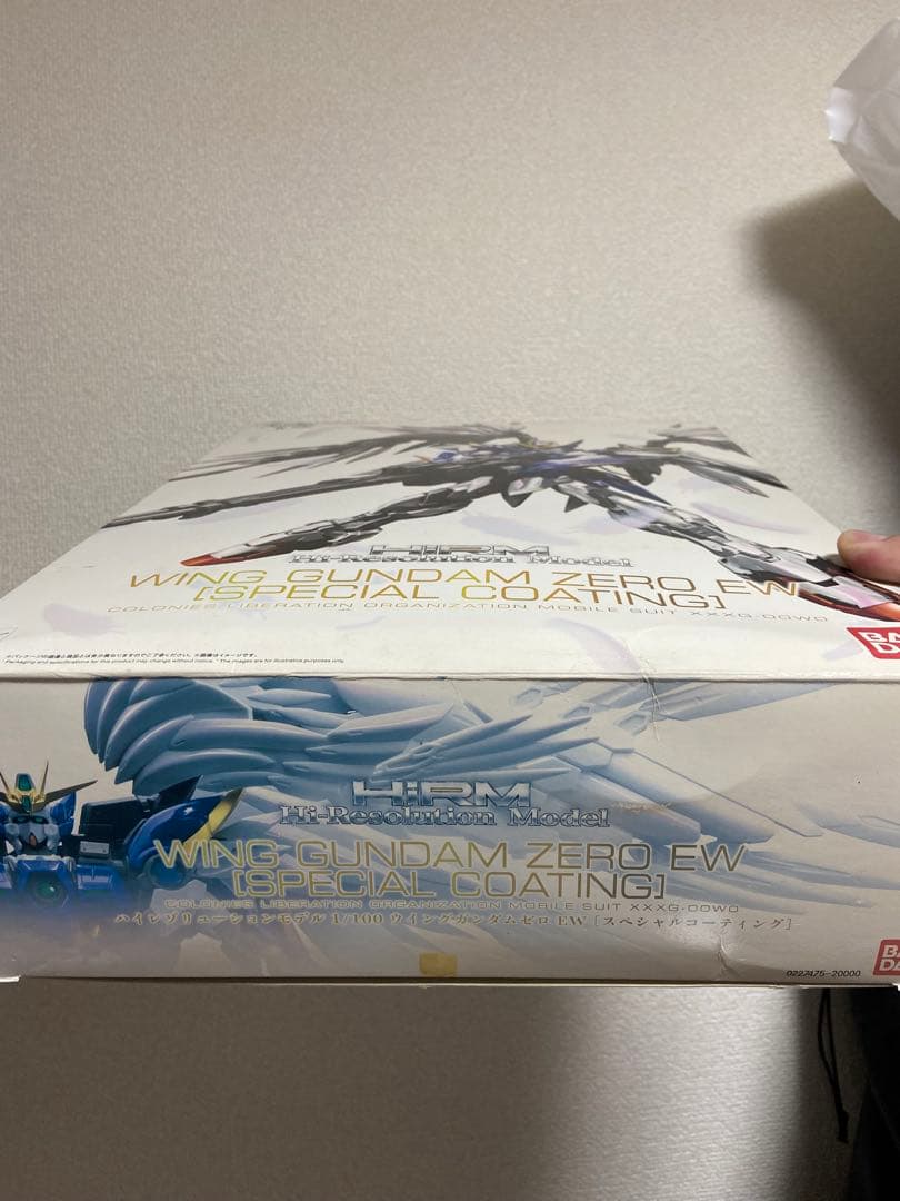 ハイレゾリューションモデル 1/100ウイングガンダムゼロスペシャルコーティング