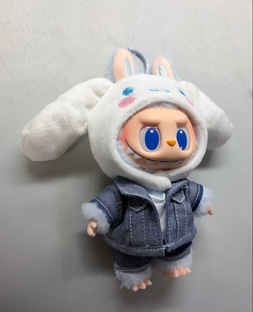 ラブブ　サンリオ ぬいぐるみペンダント POP MART シナモンロール