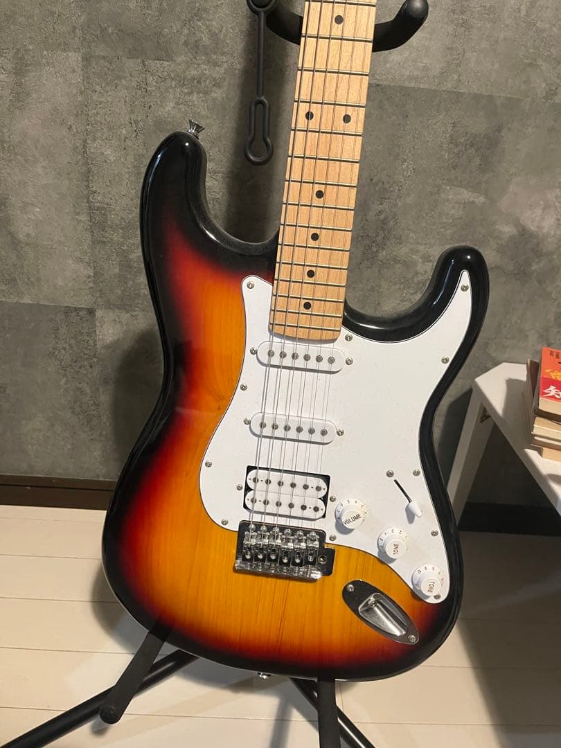 Play Tech エレキギター　〈ギターケース、シールドケーブル付き〉