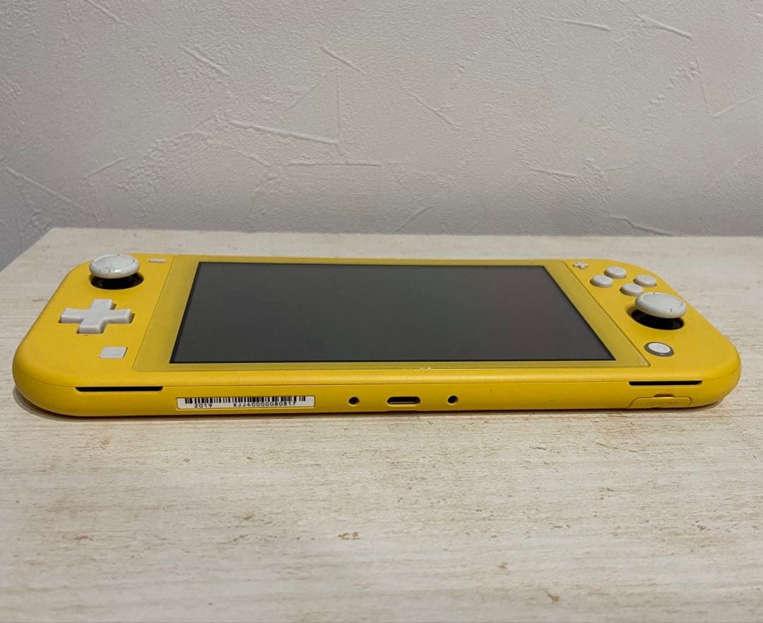 SwitchLITE本体箱あり充電器無し