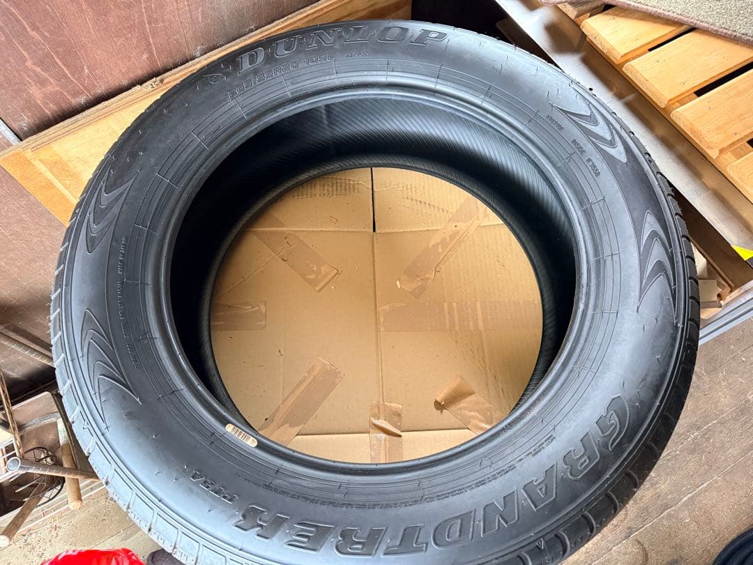 新車外しタイヤ　２６５／５５R２０　DUNLOP GRANDTREK PT5A