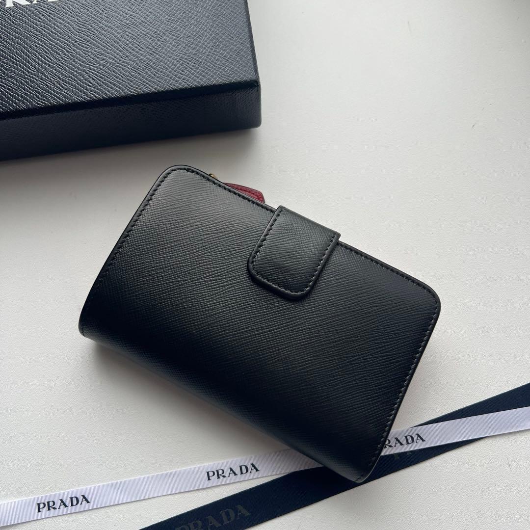 218 極上美品 PRADA プラダ 2つ折り財布